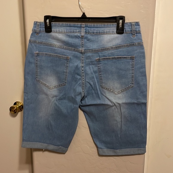 Distressed denim shorts - Picture 3 of 5